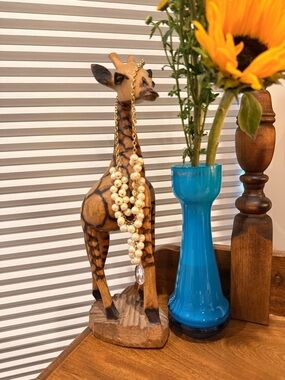 Classic Pearl-Style Statement Necklace in Cream Gold Tone